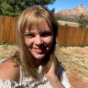 Meet your Posher, Jillian